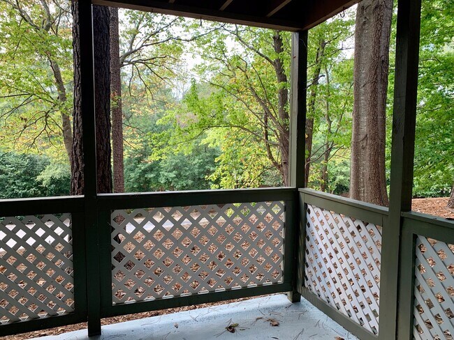 Building Photo - 1 Bed | 1 Bath Condo Near Glenwood - Water...