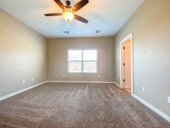 Building Photo - 445 Stetson Dr