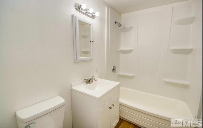 Building Photo - 775 Moran St