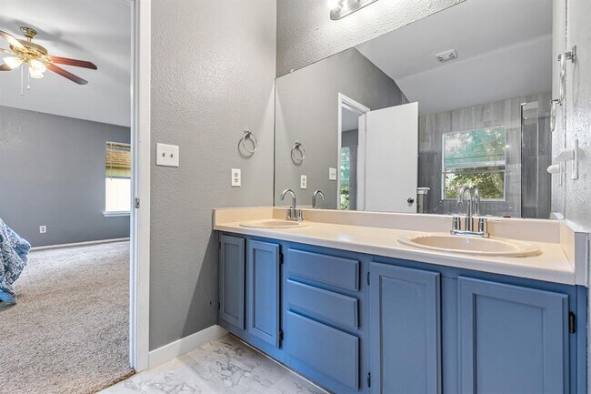 Building Photo - 12620 Dringenberg Dr
