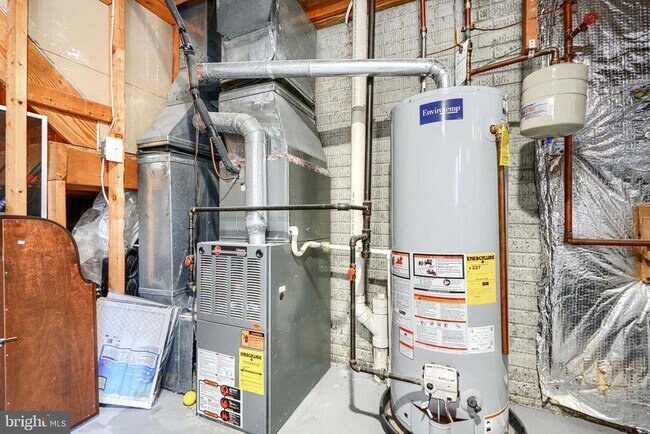 Building Photo - 215 Gracecroft Ct