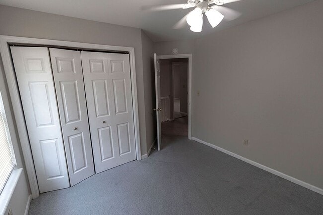 Building Photo - 212-214 Nikki Way