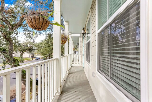 Building Photo - 2209 Louisiana Ave