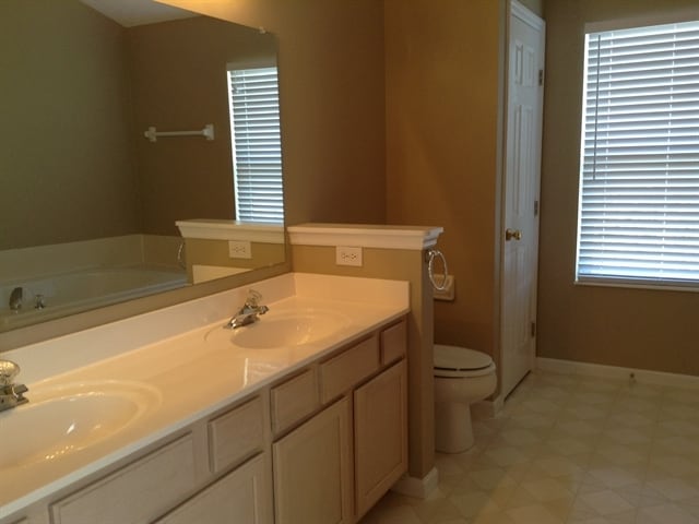 Building Photo - 684 Linden Creek