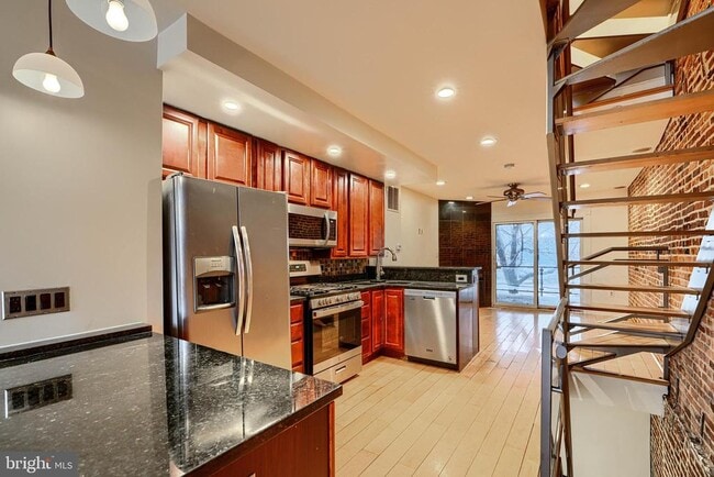 Building Photo - 1413 Anchor St