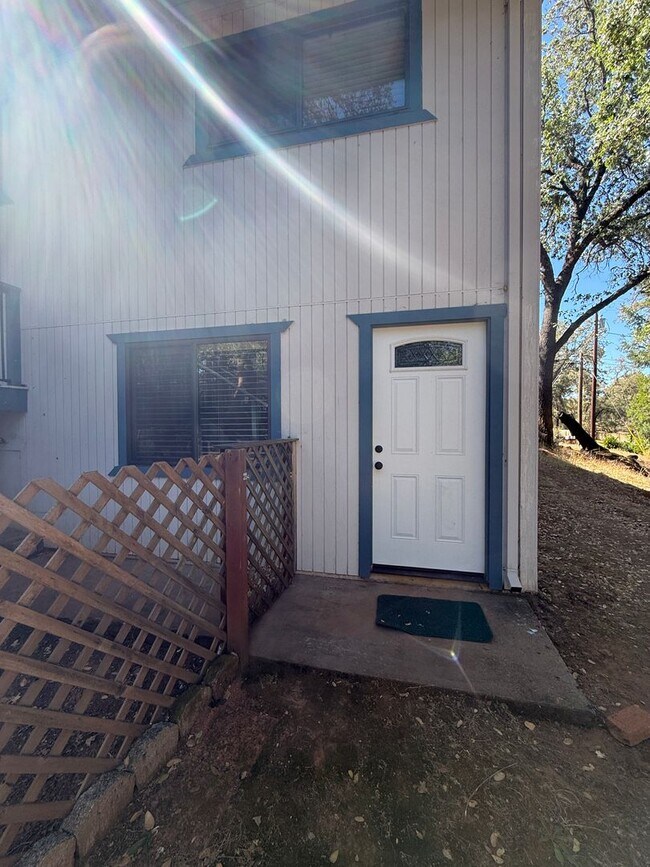 Building Photo - 4161 Helen Ln