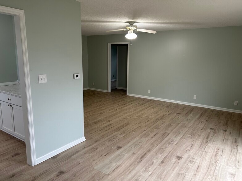 Building Photo - 2604 W Riggin Rd