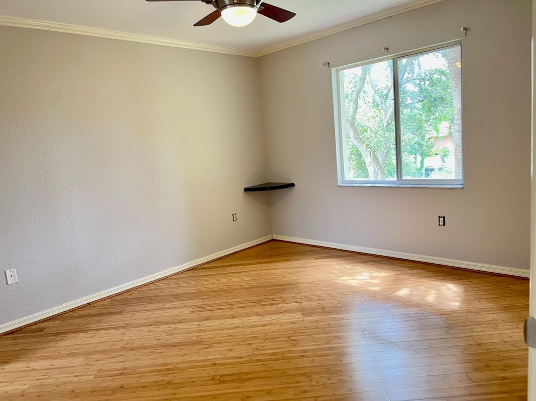 Building Photo - 8294 Key Royal Cir