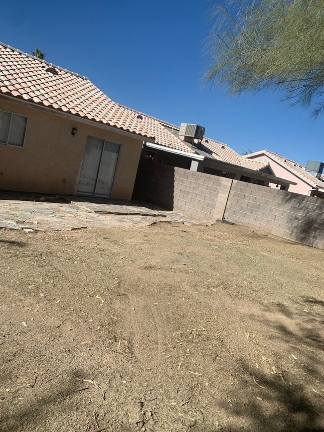 Building Photo - Single Story 3 Bedroom Home for Rent