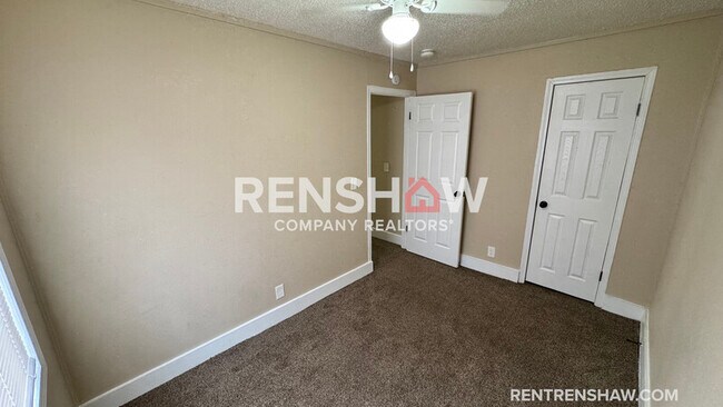 Building Photo - 822 Eyers Rd