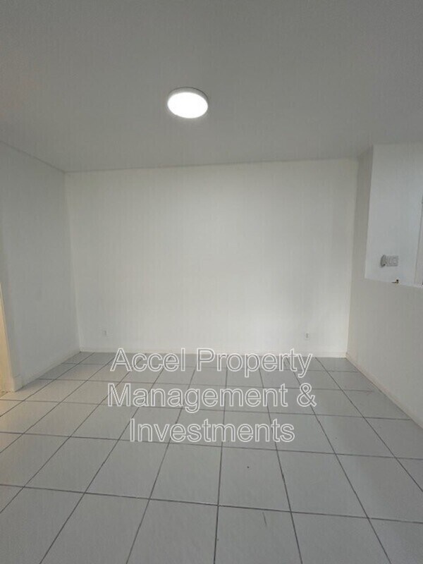 Building Photo - 600 Wichita Ave