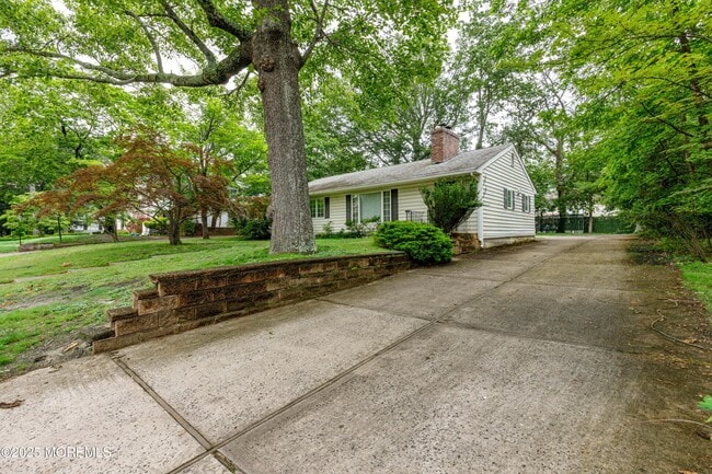 Building Photo - 111 Autumn Rd