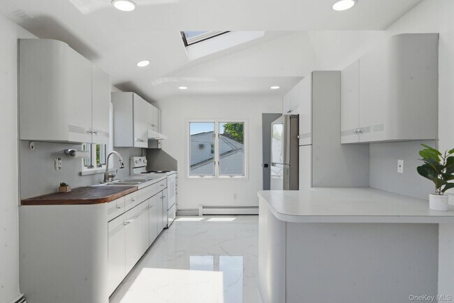 Building Photo - 41 Pace Dr