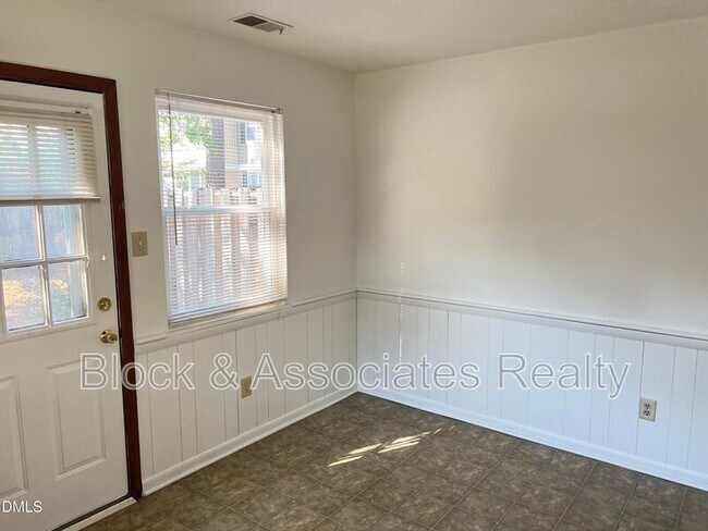 Building Photo - 4401 Bleeker Ct