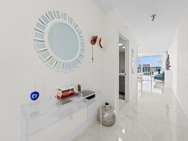 Building Photo - 400 Sunny Isles Blvd