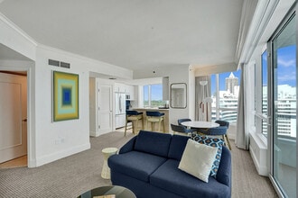 Building Photo - 4343 Collins Ave