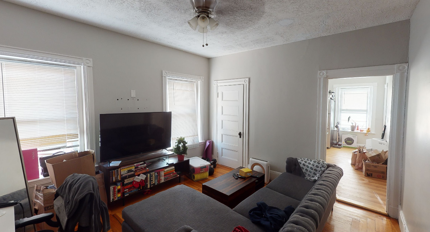Apt 8 - 904 Massachusetts Ave