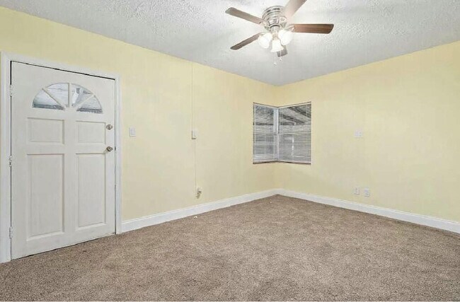 Building Photo - 1016 Chipola Rd