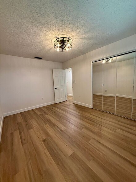 Building Photo - 3429 S Polk Ave