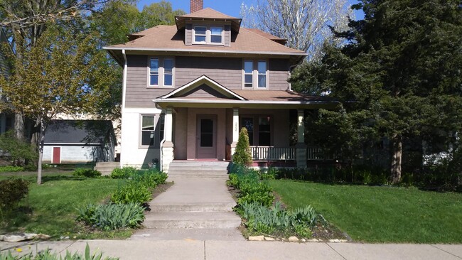 Main View Of Duplex - 2537 Pillsbury Ave S