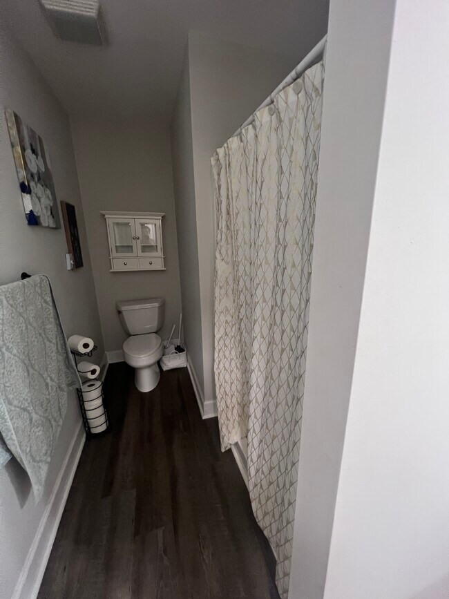 Guest Bathroom - Directly next to Guest Room in Hallway - 160 N Peace Haven Rd