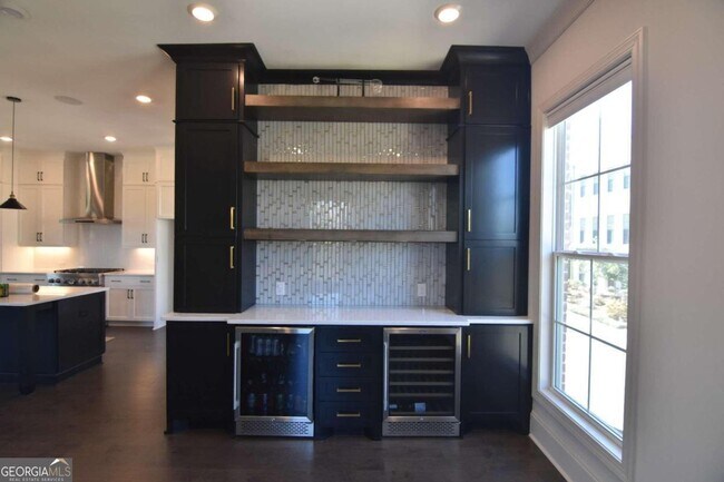 Building Photo - 469 Burton Dr