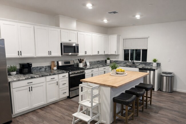 Building Photo - 1327 Callison Wy