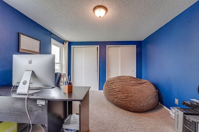 Building Photo - 3 bed, 2 bath Tri-Level in Brown Farm Subdivision