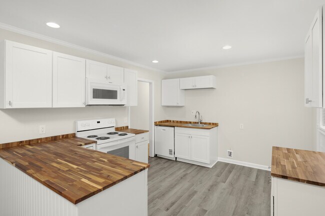 Building Photo - 11335 Chicamauga Trail SE