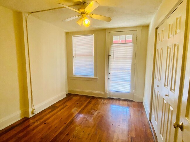 Building Photo - 3322 Ellwood Ave