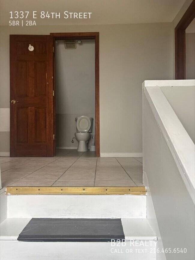 Building Photo - 1337 E 84th St