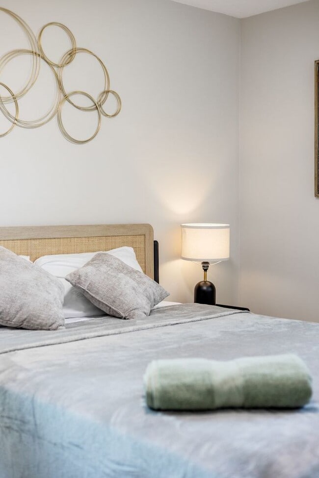 Building Photo - 12548 S Major Ave