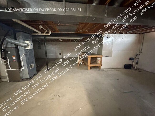 Building Photo - 25965 Rose St