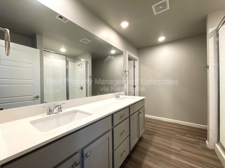 Building Photo - 13517 Blue Jacket