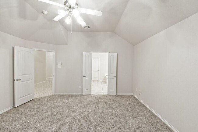 Building Photo - 5925 Silver Buckle Dr