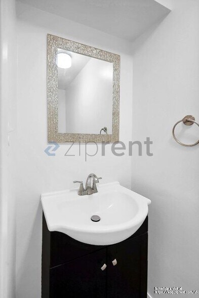 Building Photo - 5301 Demaret Ave