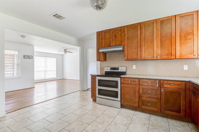 Building Photo - 230 Bizerte St