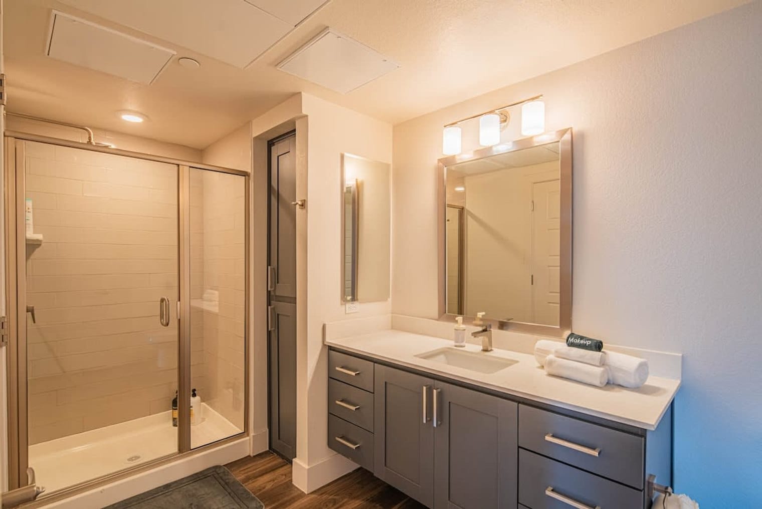 Building Photo - 15501 N Dial Blvd