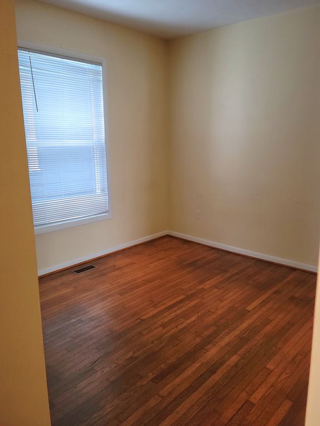 Dining Room - 224 E 3rd St