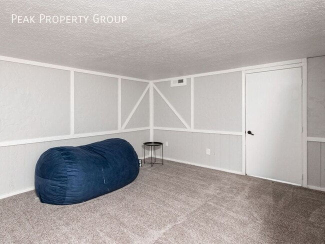 Building Photo - 134 Blakeford Dr