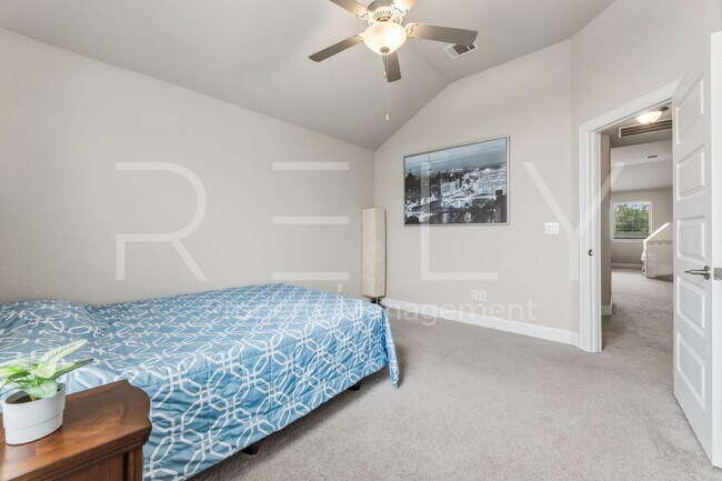 Building Photo - 240 Cross Timbers Dr