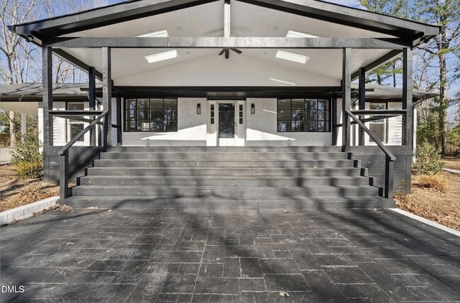 Building Photo - 240 Forestwood Park Rd