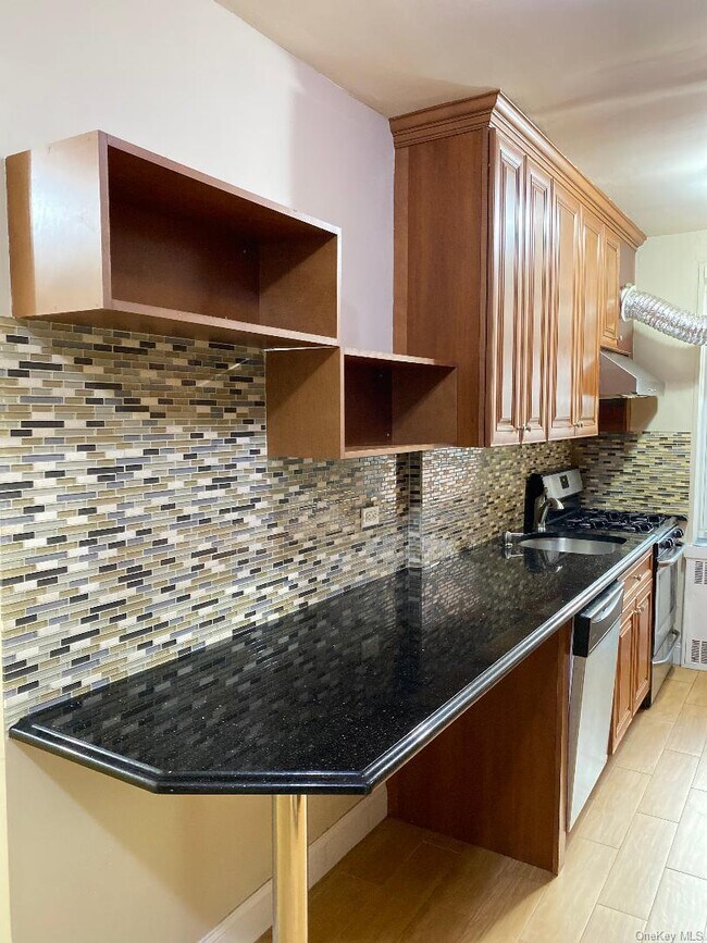 Building Photo - 104-20 68th Dr