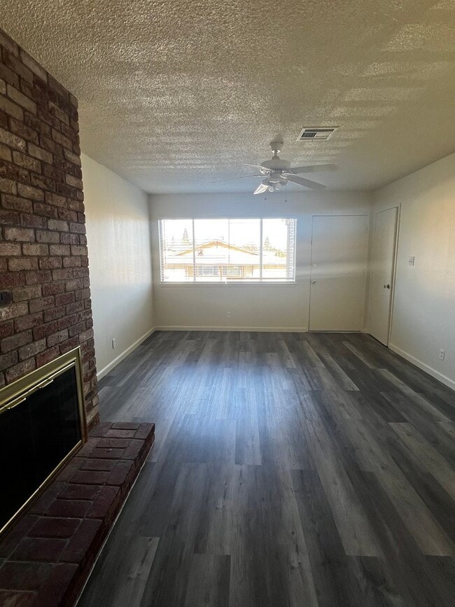 Building Photo - 5335-37 CASTLE STREET