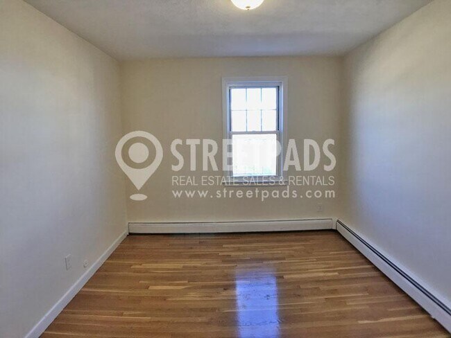 Building Photo - 1 bedroom in Boston MA 02135