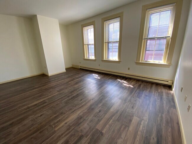 Building Photo - 124 Orange St