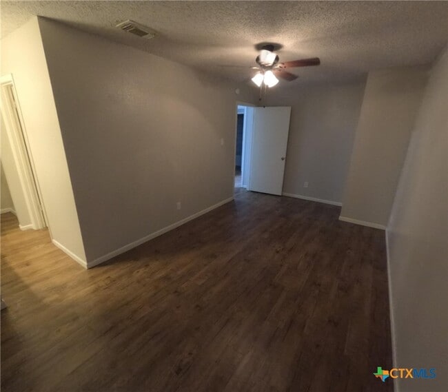 Building Photo - 207 Palmwood Dr