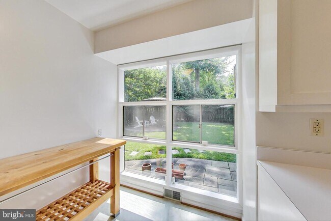 Building Photo - 6515 E Halbert Rd