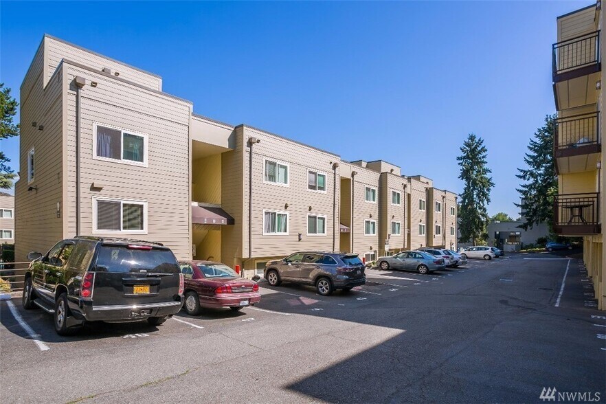 Building Photo - 5834 NE 75th St