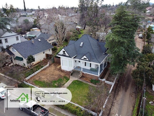 Building Photo - 1804 Chestnut St